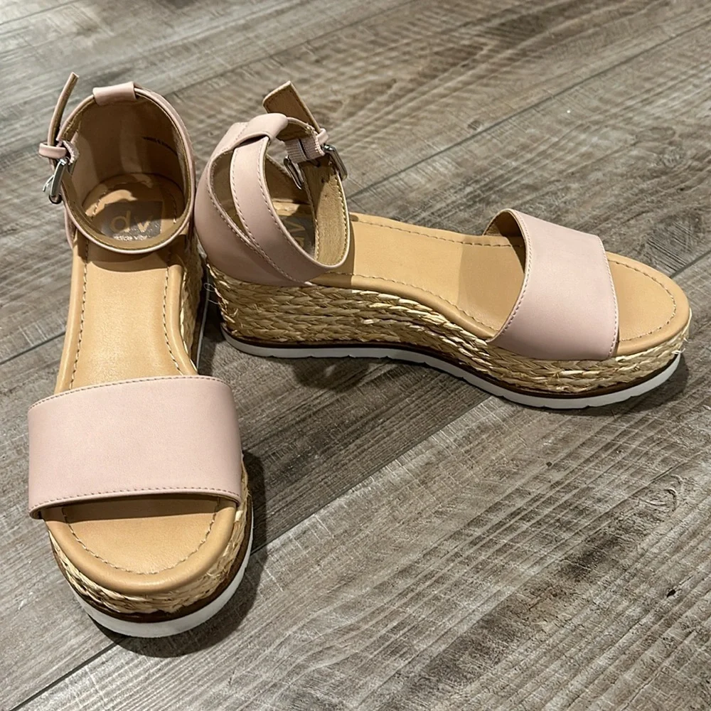 DV Dolce Vita baker wedge sandals, pink w/ straw on wedge, white sole, size 6.5 - Picture 3 of 9
